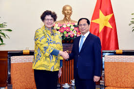Về quan hệ song phương, Thứ trưởng khẳng định Việt Nam mong muốn thúc đẩy quan hệ hữu nghị và hợp tác Việt Nam - Kenya phát triển sâu sắc,